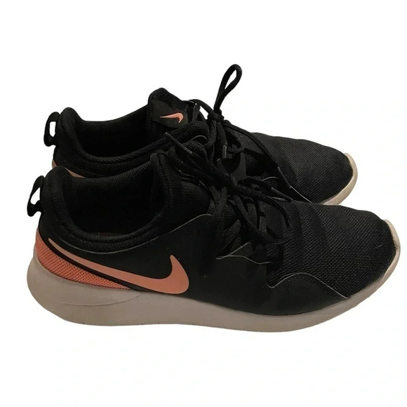 Nike Sneakers Pink and Black Size  6.5 Y - Picture 2 of 6